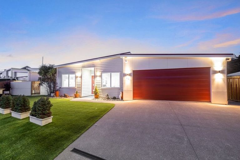 Photo of property in 61 James Cook Drive, Whitby, Porirua, 5024