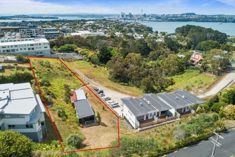 Photo of property in 6 Huka Road, Birkenhead, Auckland, 0626