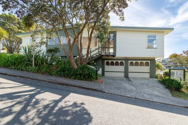 Photo of property in 1 Safari Crescent, Johnsonville, Wellington, 6037