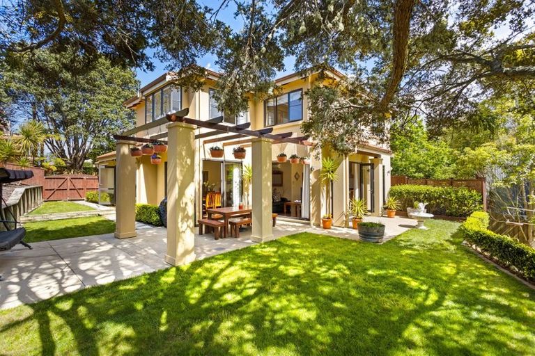 Photo of property in 32 The Avenue, Albany, Auckland, 0632