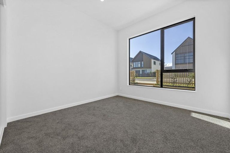 Photo of property in 77 Maungakaraka Road, Karaka, 2580