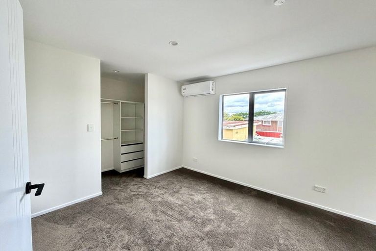 Photo of property in 17c Martin Place, Kelston, Auckland, 0602