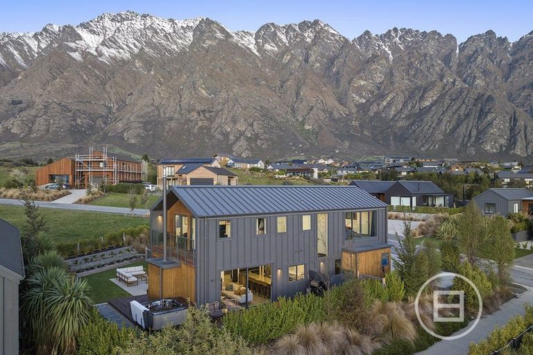 Photo of property in 9 Falconer Rise, Jacks Point, Queenstown, 9371