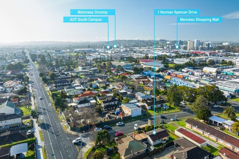 Photo of property in 1 Norman Spencer Drive, Papatoetoe, Auckland, 2104