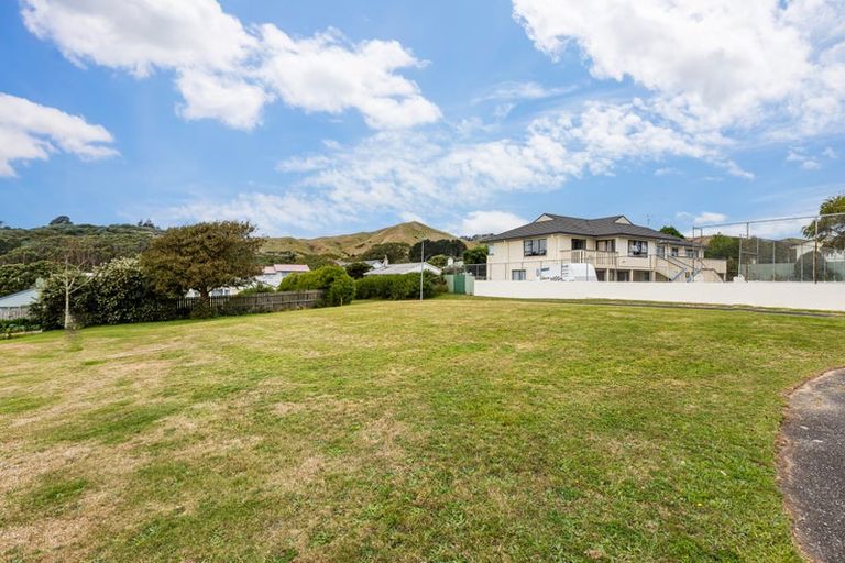 Photo of property in 5 Louisa Grove, Waitangirua, Porirua, 5024