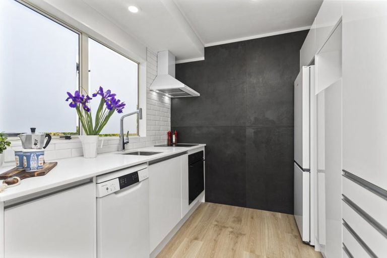 Photo of property in 18 Ian Marwick Place, Birkenhead, Auckland, 0626