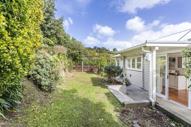 Photo of property in 19 Sidlaw Street, Strathmore Park, Wellington, 6022