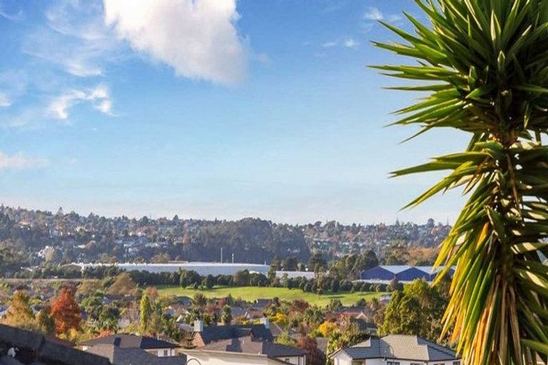 Photo of property in 125b Sturges Road, Henderson, Auckland, 0612