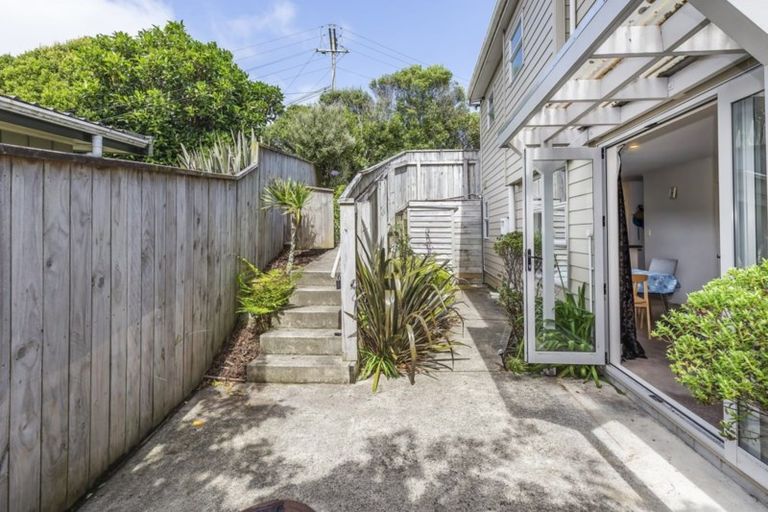Photo of property in 1a Cecil Road, Tawa, Wellington, 5028