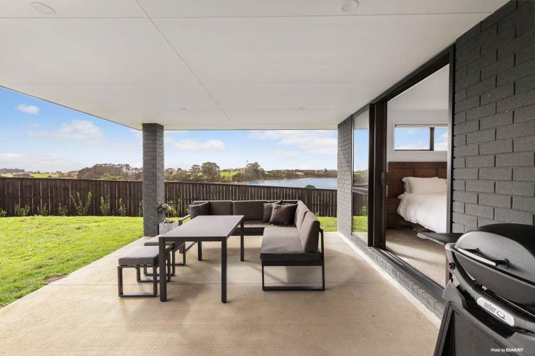 Photo of property in 8 Omahuru Road, Glenbrook, 2681