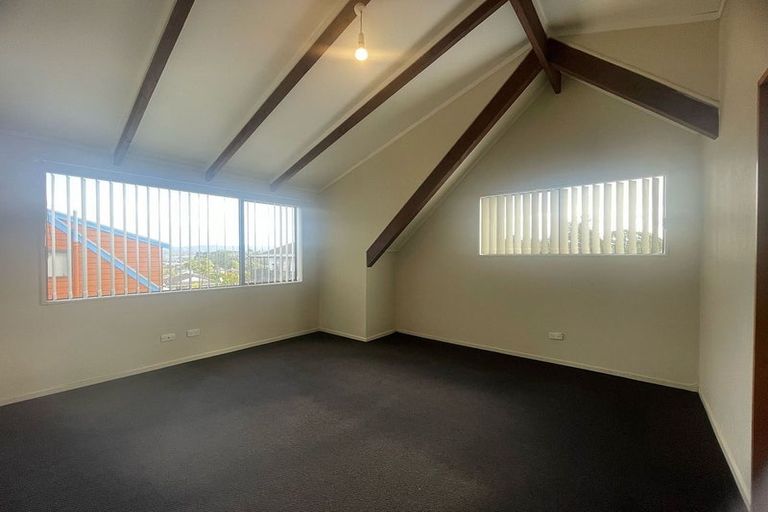 Photo of property in 1/106 Waimumu Road, Massey, Auckland, 0614