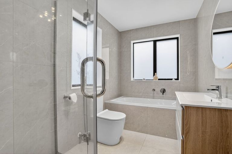 Photo of property in 57b Hogans Road, Glenfield, Auckland, 0629