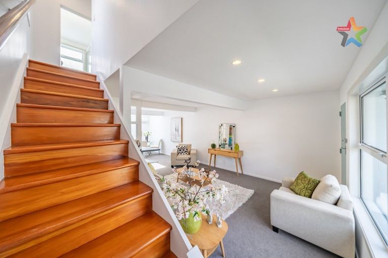 Photo of property in 40a Viewmont Drive, Harbour View, Lower Hutt, 5010