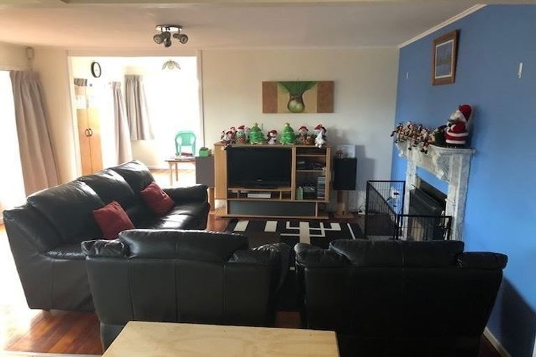 Photo of property in 93 Edgewater Drive, Pakuranga, Auckland, 2010