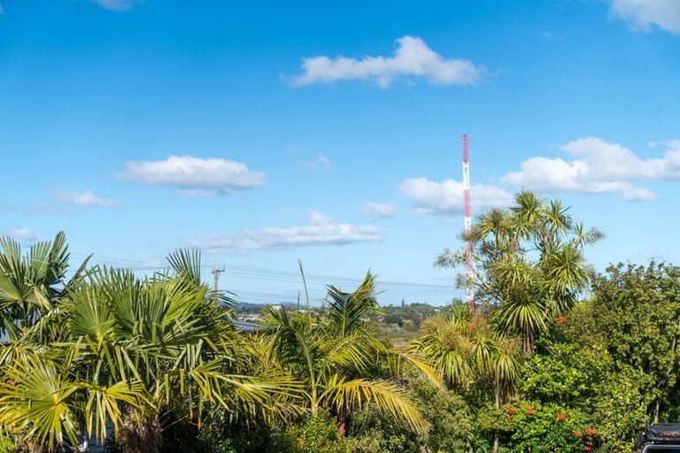 Photo of property in 14b Waimumu Road, Massey, Auckland, 0614
