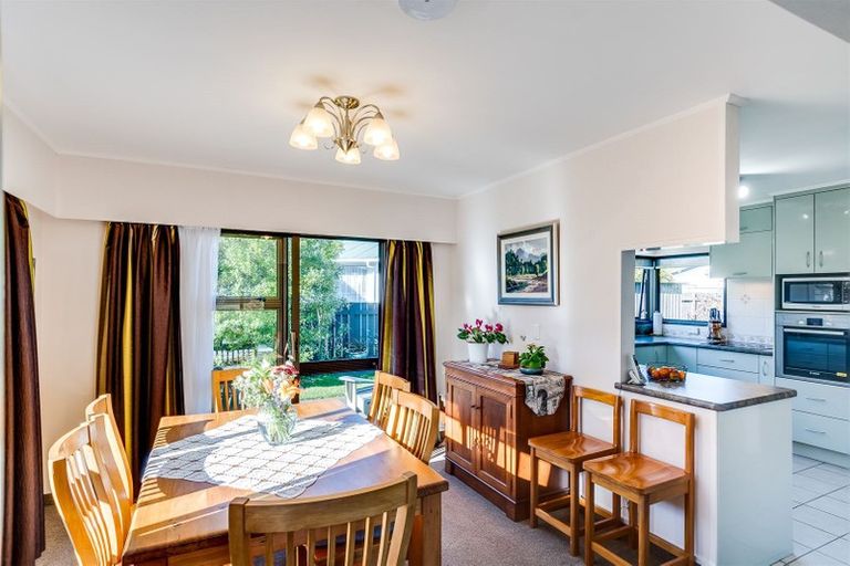 Photo of property in 1 Cardiff Place, Tamatea, Napier, 4112