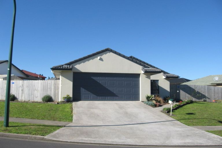 Photo of property in 6 Loughinisland Place, Weymouth, Auckland, 2103