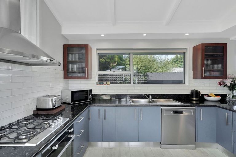 Photo of property in 6 Freebairn Street, Redwood, Christchurch, 8051