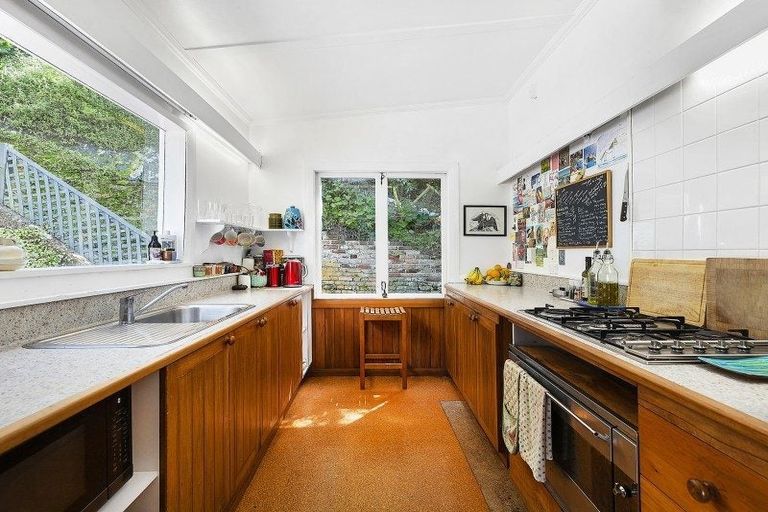 Photo of property in 75 Grafton Road, Roseneath, Wellington, 6011