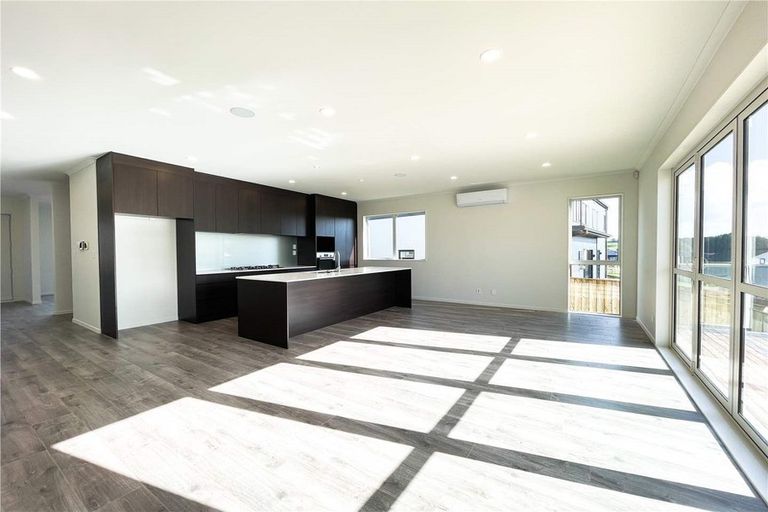 Photo of property in 6 Sai Ridge Close, Pukekohe, 2120