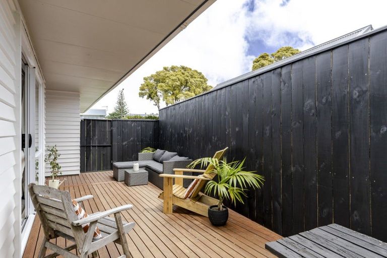 Photo of property in 60 Rosendale Avenue, Spotswood, New Plymouth, 4310