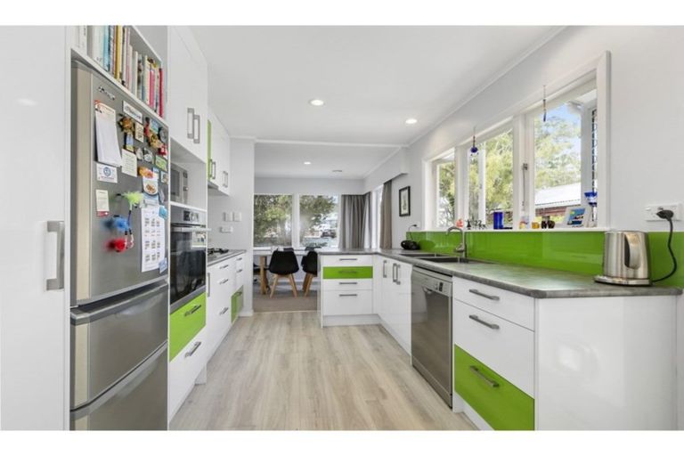 Photo of property in 3 Ruru Crescent, Heretaunga, Upper Hutt, 5018