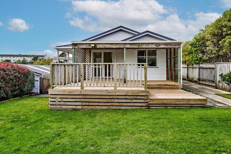 Photo of property in 90 Arawhata Street, Ranui, Porirua, 5024