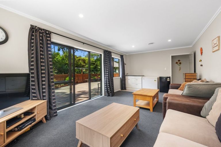 Photo of property in 7d Kitewaho Road, Swanson, Auckland, 0816