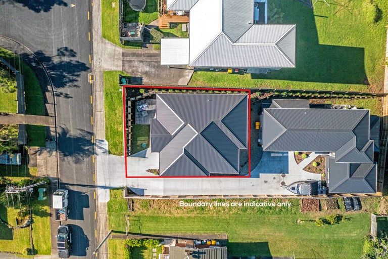 Photo of property in 36a Saffron Street, Birkdale, Auckland, 0626