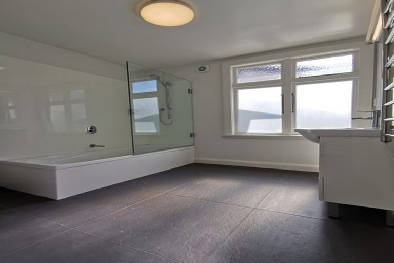 Photo of property in 77 Jeffreys Road, Fendalton, Christchurch, 8052