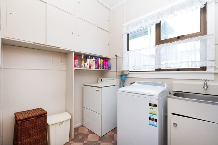 Photo of property in 7 Moulton Street, Moturoa, New Plymouth, 4310