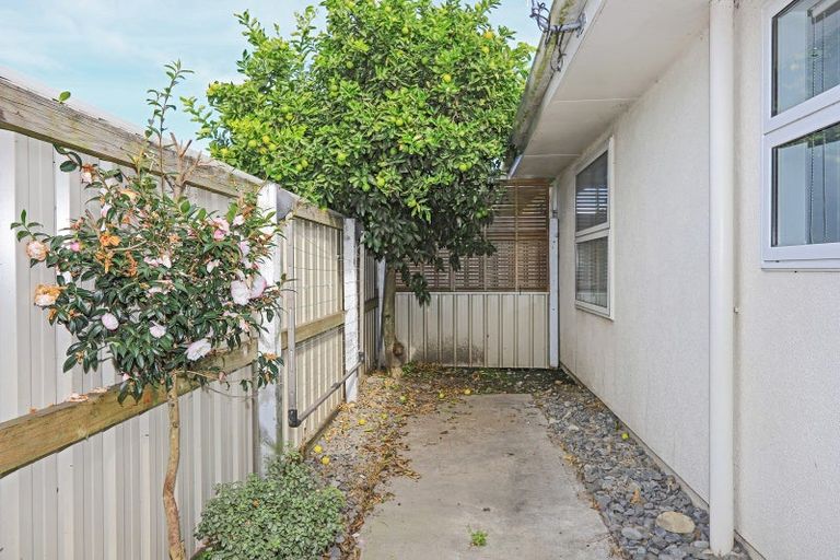 Photo of property in 2/69 Meeanee Road, Taradale, Napier, 4112