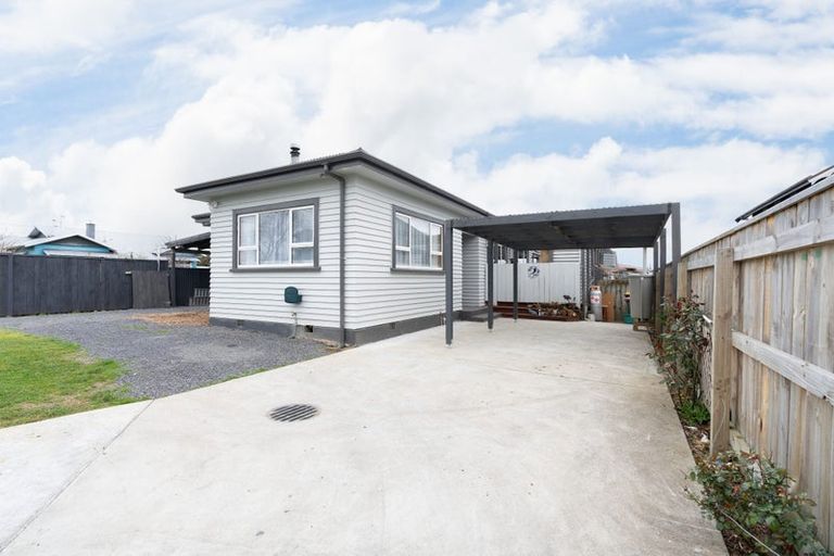 Photo of property in 31 Queenwood Road, Levin, 5510