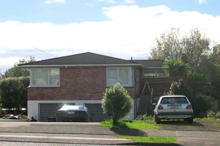 Photo of property in 63 Waimumu Road, Massey, Auckland, 0614