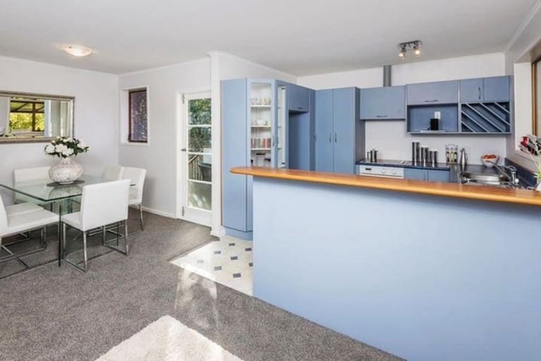 Photo of property in 76 Weatherly Road, Torbay, Auckland, 0630