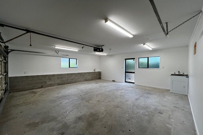 Photo of property in 5 Goldfinch Rise, Unsworth Heights, Auckland, 0632