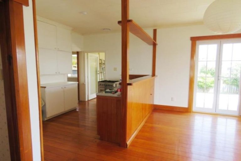 Photo of property in 20 Cameron Street, New Plymouth, 4310
