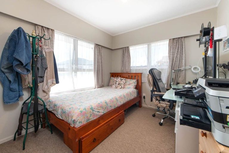 Photo of property in 4237 Great North Road, Glendene, Auckland, 0602