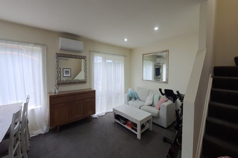 Photo of property in 7/20 Fields Parade, Oteha, Auckland, 0632