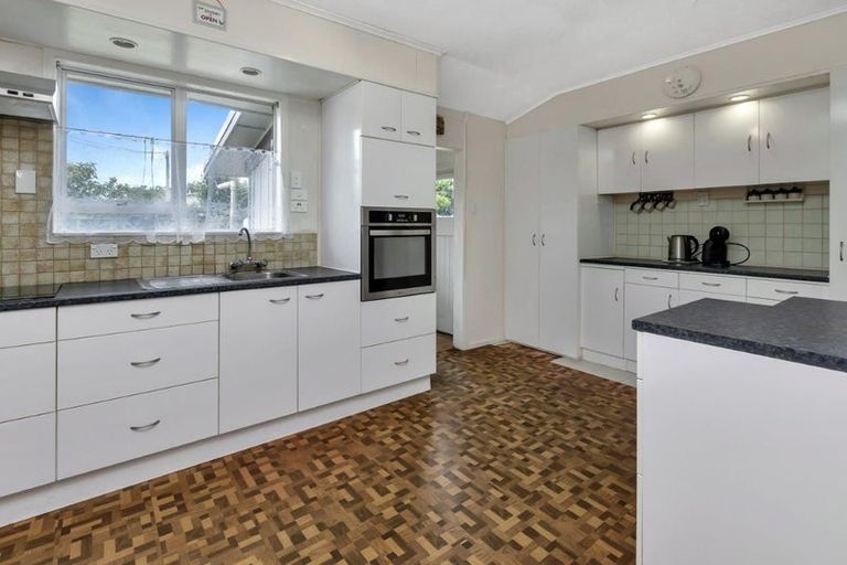 Photo of property in 282 One Tree Point Road, One Tree Point, 0118