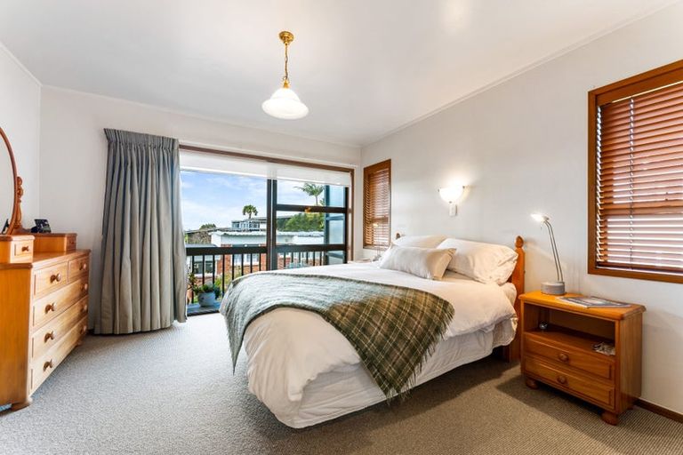 Photo of property in 2/9 Newhaven Terrace, Mairangi Bay, Auckland, 0630