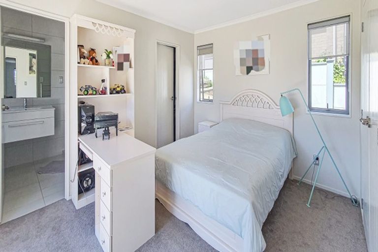 Photo of property in 77 Totara Views Drive, Silverdale, 0932