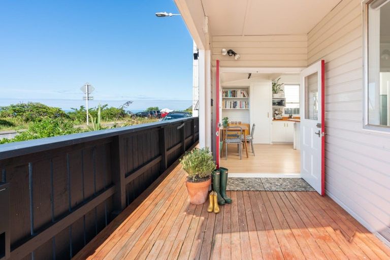 Photo of property in 150 Owhiro Bay Parade, Owhiro Bay, Wellington, 6023