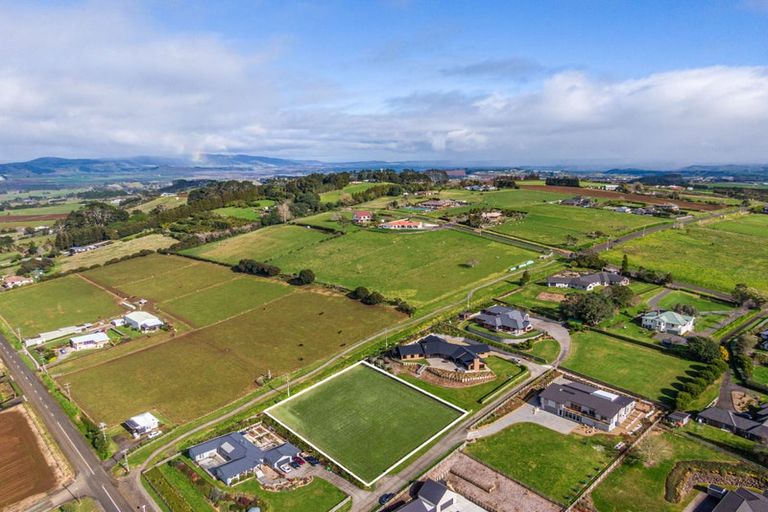 Photo of property in 3 Braxonne Close, Pukekohe, 2120