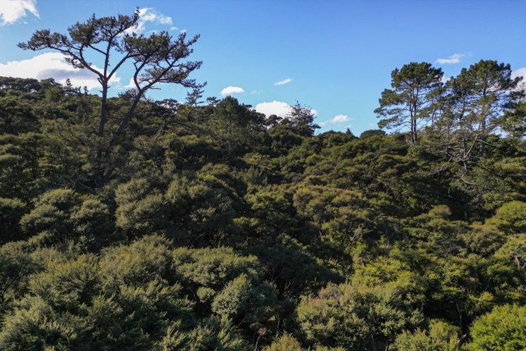 Photo of property in 7 Trig Station Rise, Paremoremo, Auckland, 0632