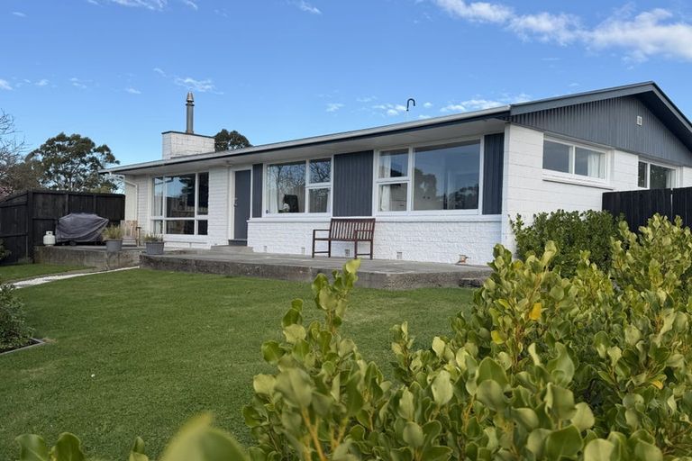 Photo of property in 37 Kathleen Crescent, Hornby, Christchurch, 8042