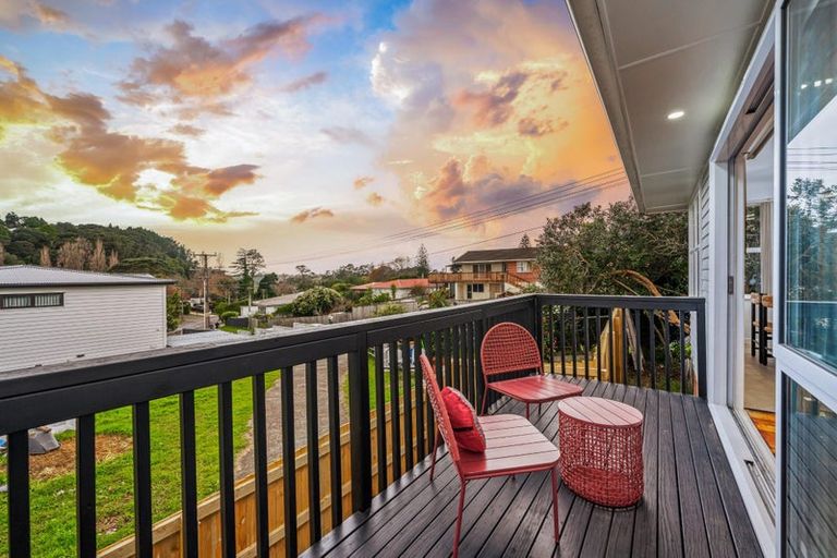 Photo of property in 2 Lowtherhurst Road, Massey, Auckland, 0614