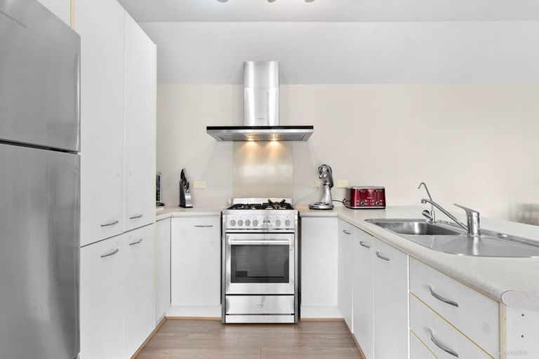 Photo of property in 1/3 Margan Avenue, New Lynn, Auckland, 0600