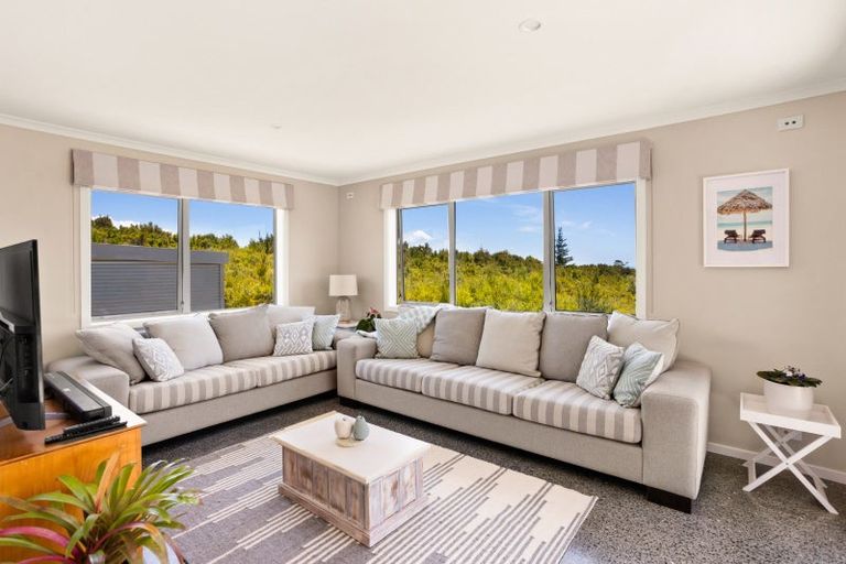 Photo of property in 116 Stratford Drive, Cable Bay, 0420