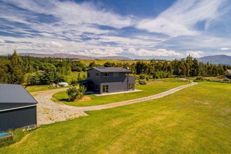 Photo of property in 29 Paterson Drive, Hawea Flat, Wanaka, 9382